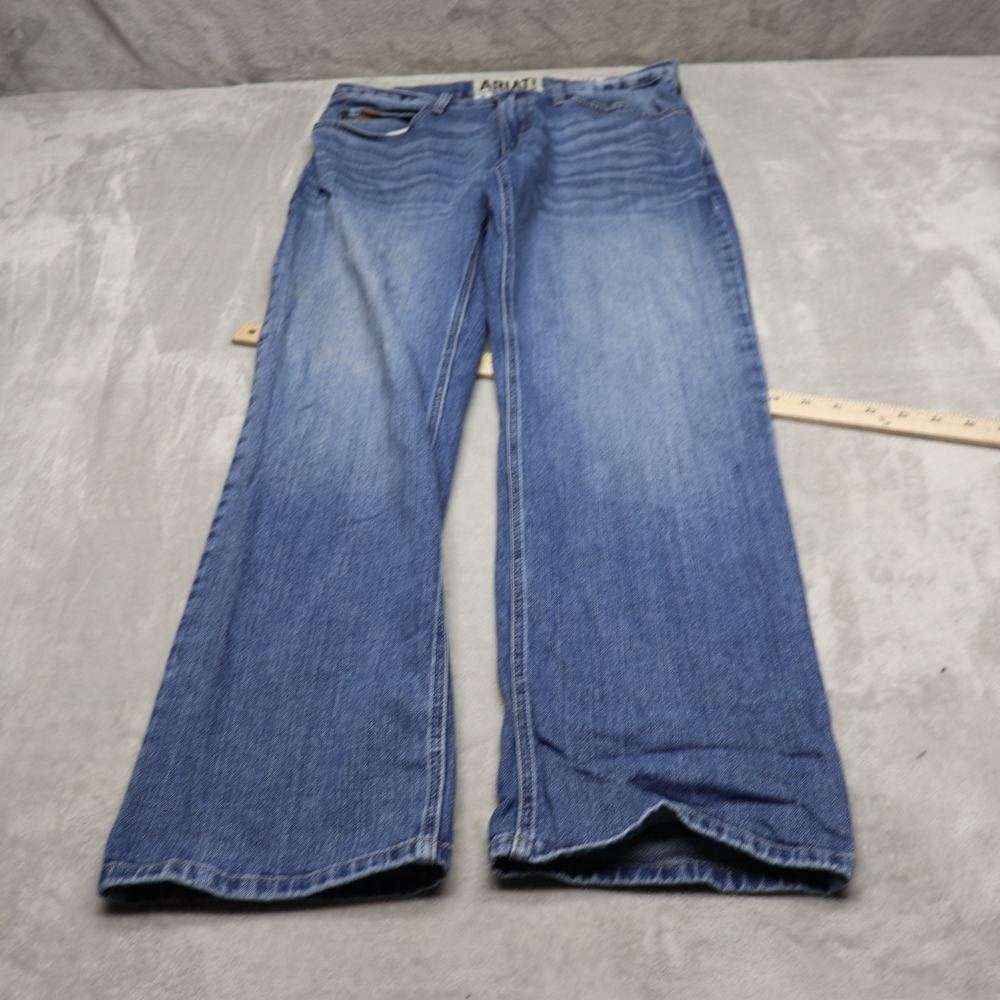 Ariat Jeans Mens 32x32 Medium Wash Denim M2 Relaxed Fit Bootcut Western Whisker